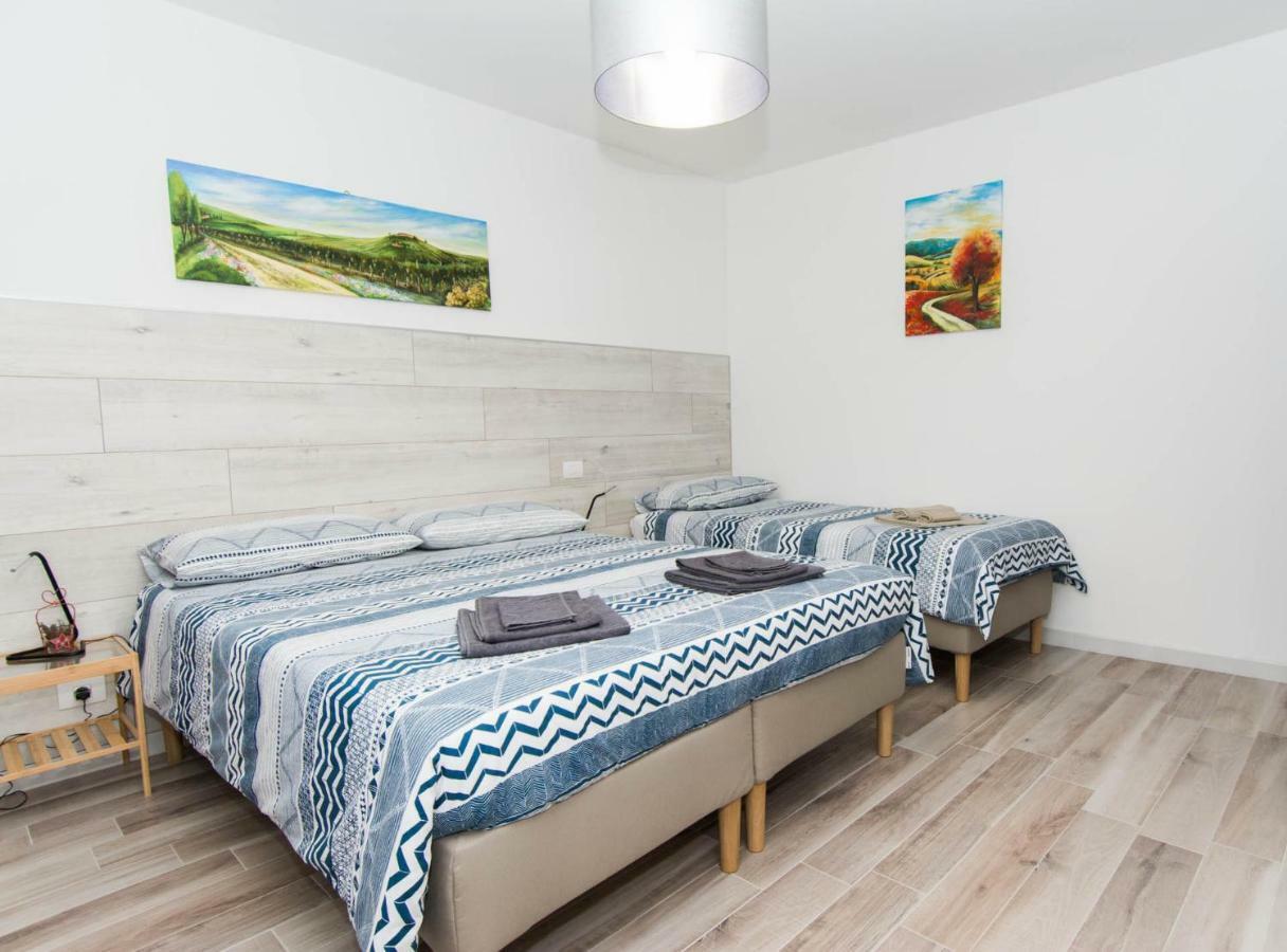 Dreibettzimmer mit eigenem Bad